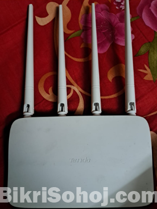 Tenda router 4 antena